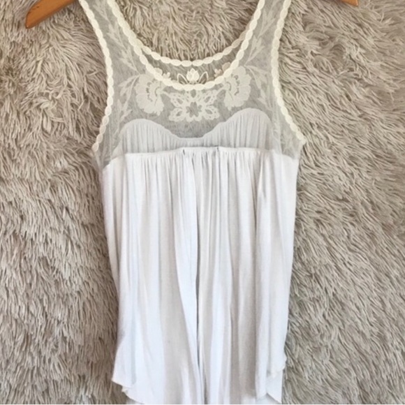 AEO White Tank W/ Lace Details - Picture 3 of 5